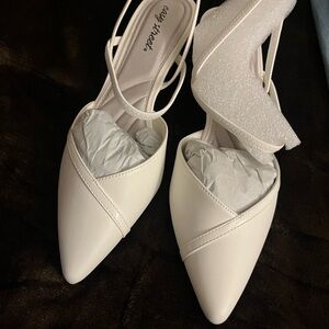 Easy Street White Women's Heels